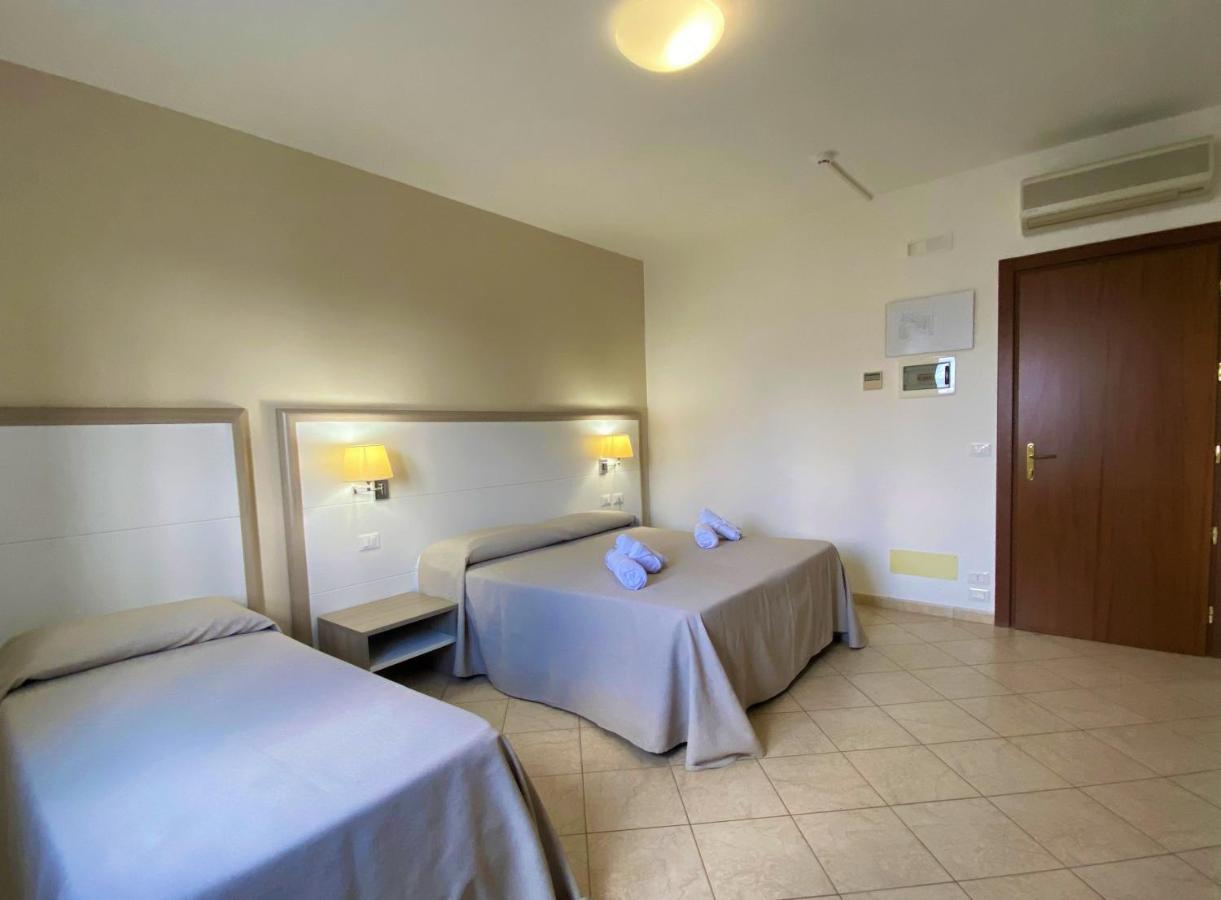 Hotel Victoria ตอร์เรซานตาซาบีนา ภายนอก รูปภาพ